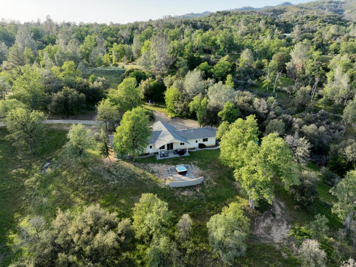Glamour Mountain Getaway By Casa Oso With Views And Oakhurst